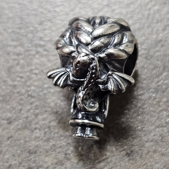Authentic Pandora Game of Thrones Daenerys Charm - Picture 3 of 6